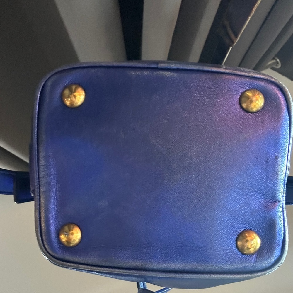 Saint Laurent Metallic Cobalt Blue Leather Emmanuel 2-way Crossbody Bucket Bag - Picture 9 of 15